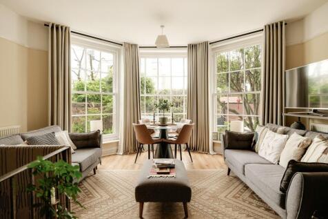 Living/Dining Area
