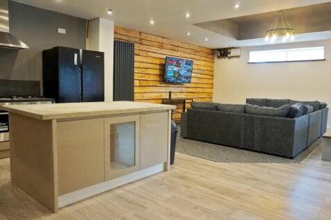 Kitchen and lounge