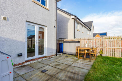 8 carsphairn Avenue pa1 3fe-36