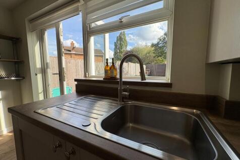 Barlow Drive South, Awsworth, Nottingham photo 4