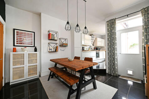 Dining Room &amp; Kitchen