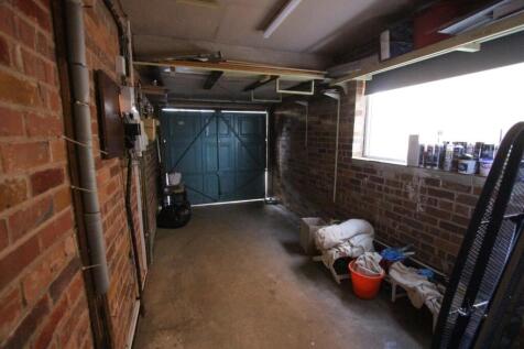 Garage.JPG