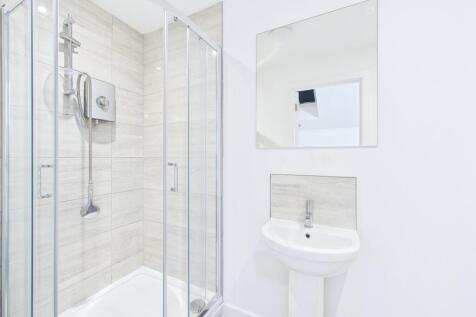 CAM01909G0-PR0424-STILL007