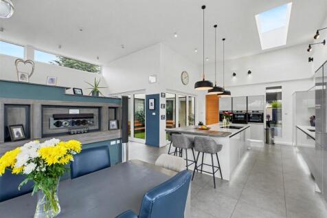 Kitchen_1.jpeg
