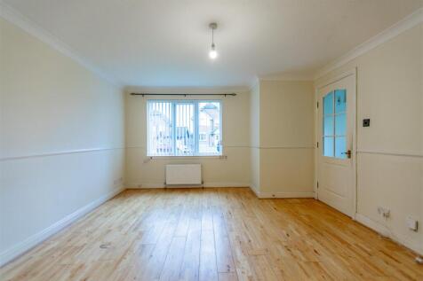 CRUIVE - 5 Moncur Court Kilwinning-14.jpg