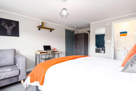 Bedroom 4a.jpg