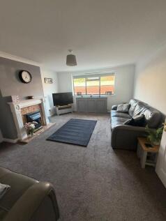 2-bed flat on Linden Grove Court, Linden Grove, Great Ayton, North Yorkshire, £850/mo