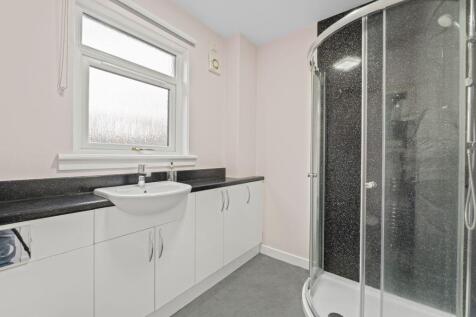 2 bed, 1 bath Bungalow in Leeds - Photo 11