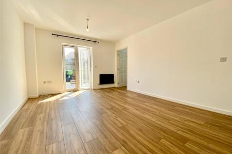 New College Walk, Swindon, Wiltshire, SN3 photo 3