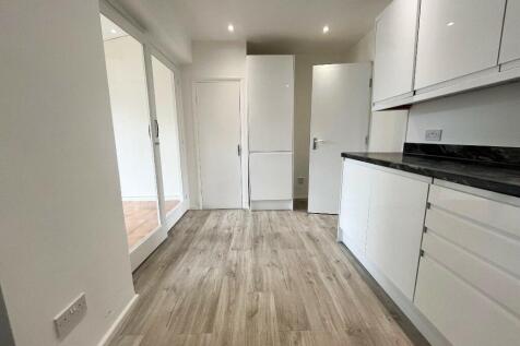 Thorley Park Road, Bishop's Stortford, Hertfordshire, CM23 photo 5
