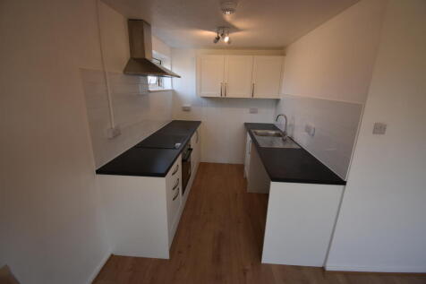 Compton Way, Earls Barton, North Northamptonshire photo 4
