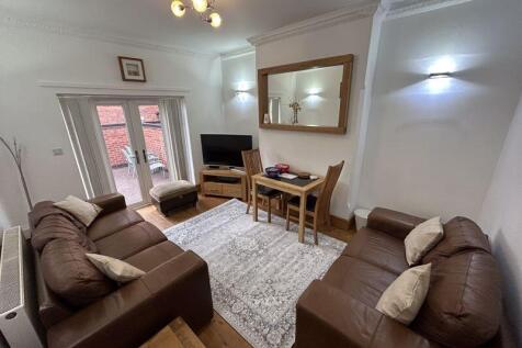 Lenton Boulevard, Nottingham photo 4