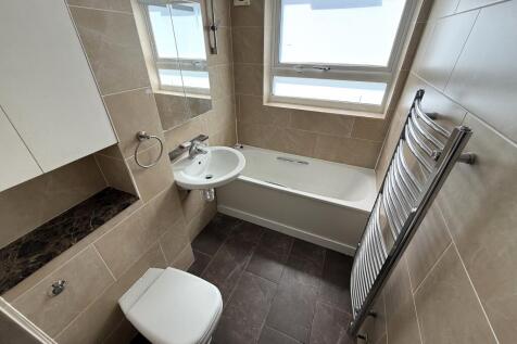 FITTED BATHROOM