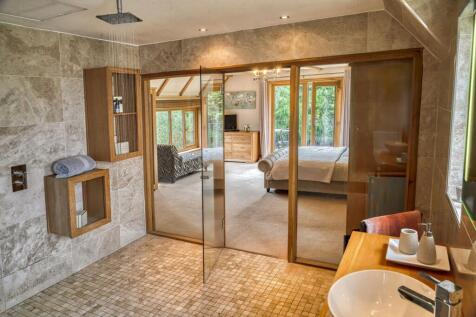 Principle Bedroom En-Suite