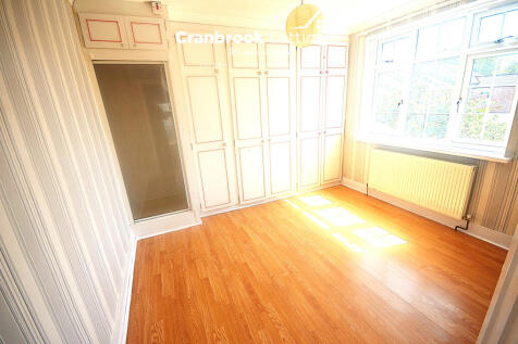 WOODFORD GREEN, IG8 photo 4