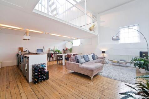Reception/Kitchen