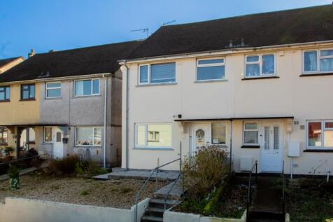 8 Market Street Bodmin 01208 74182-19