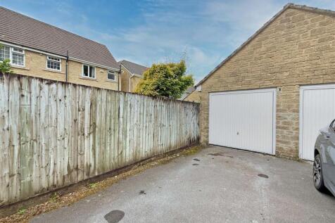 Frobisher Approach 22 - Garage.jpg