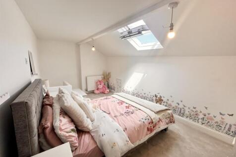 bed 2 2.jpg