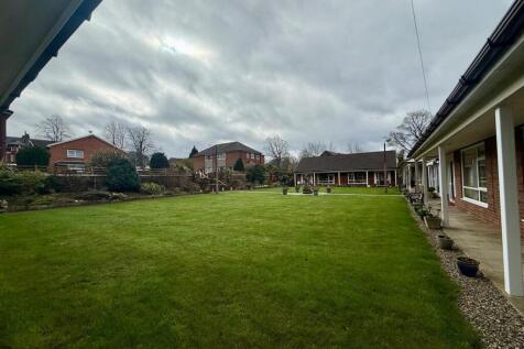 Canons Close Garden.jpeg