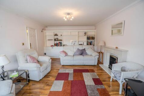 Living Room (2)