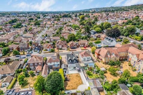 3 Tregaron Avenue...