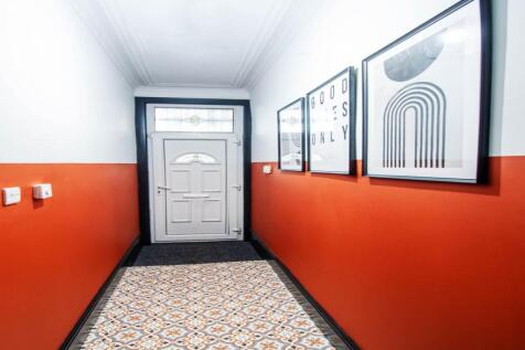 Harehills Avenue (Room 1), Chapeltown, Leeds photo 3