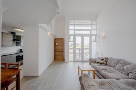 Felixstowe Court, E16 photo 5