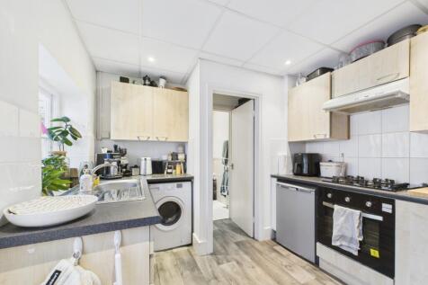 CAM01740G0-PR0471-STILL002