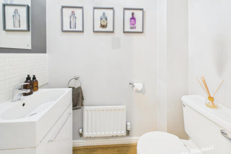 CAM03218G0-PR0798-STILL018