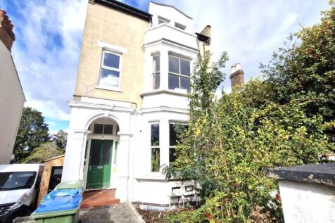1-bed flat on 108B Herbert Road, London, £1,300/mo