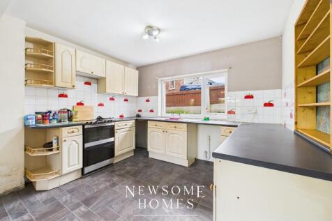 Kitchen/ Dining Room