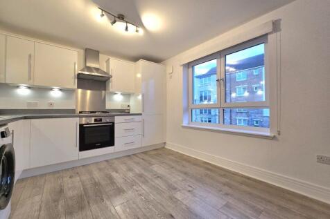 2 Castlegate Avenue, Flat 1/3 Dumbarton G82 1AL photo 2