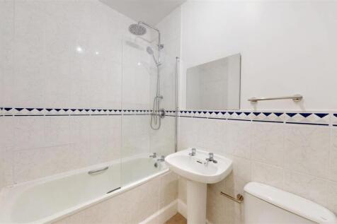 Market street 4/5, f2, bathroom