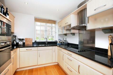 3-bed flat on Arcadian Place, Southfields, London, SW18, £3,750/mo