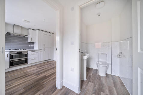 1389193-4-69400f8...