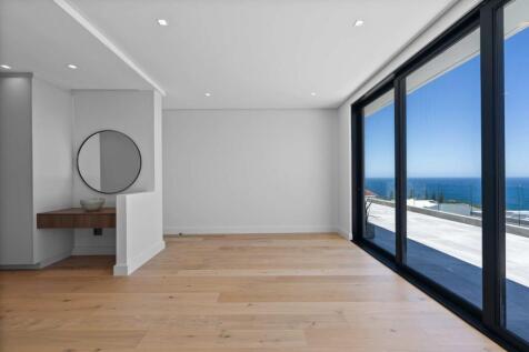 Second Bedroom wit Stunning Sea Views