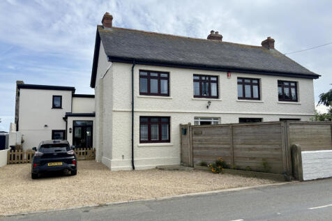 4 Bedroom Detached House for Sale