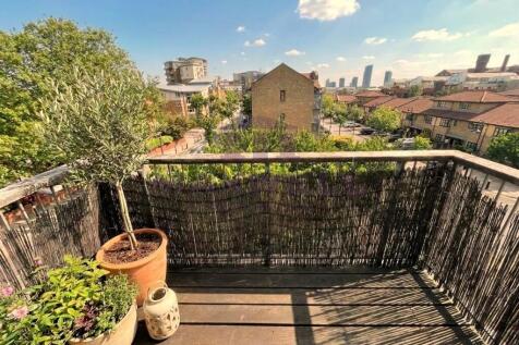 One bed for rent in Bow. E3
