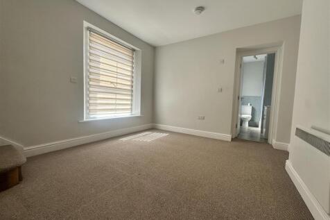 Bright and spacious room with modern ensuite...
