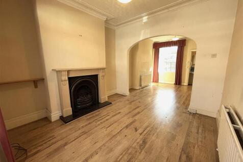 Lounge &amp; Dining Room