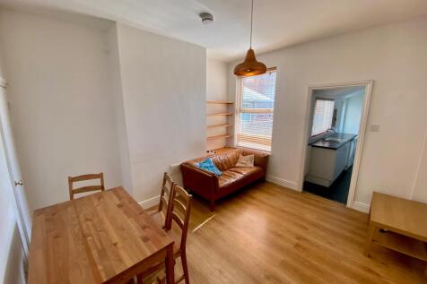 *BILLS INCLUDED* Bunbury Street, Nottingham, NG2 photo 3