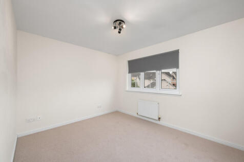 16 Leyland Road 1...