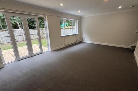 Woodlands Way, Mildenhall photo 3