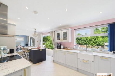 Kitchen / Breakfast Room