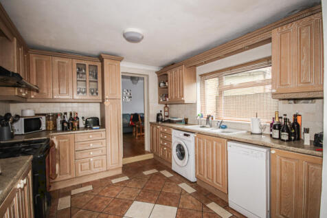 Chalkwell Road, Sittingbourne, Kent, ME10 photo 4