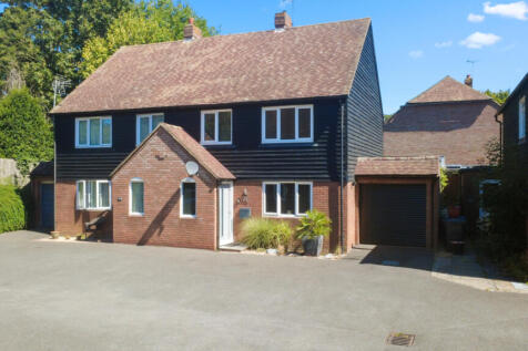 3 Bedroom Terraced House for Sale Bridge