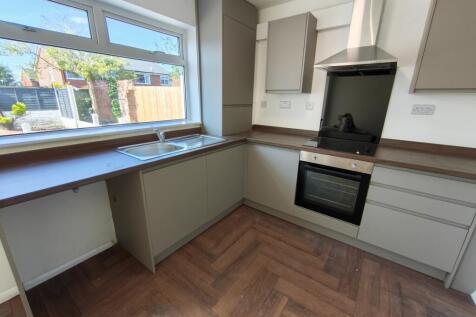 Elgin Close, Wigan, WN2 photo 5