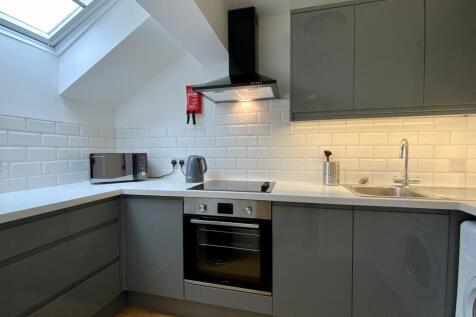 24 Prince Regent Court, Leamington Spa photo 3