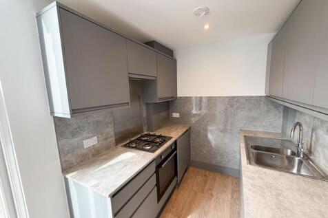 High Rd Leytonstone E11
